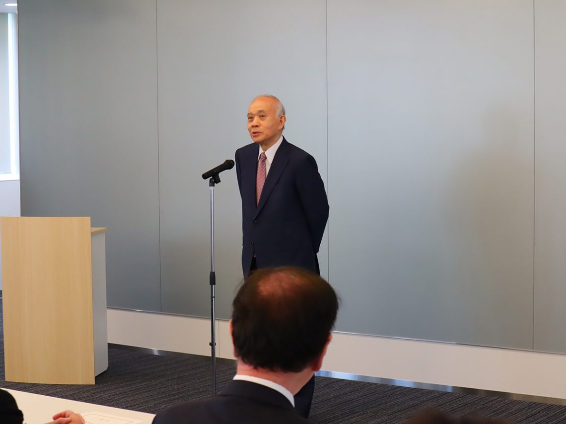 初訓示を行う中鉢良治学長